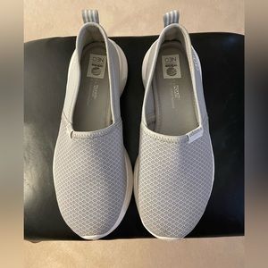 Adidas Neo foam women’s shoes size 7.5